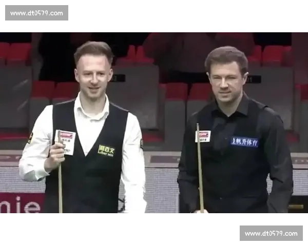 15 年圆梦!利索夫斯基携女友捧杯,与特鲁姆普相拥泪目 15 年圆梦!利索夫斯基携女友捧杯,与特鲁姆普相拥泪目